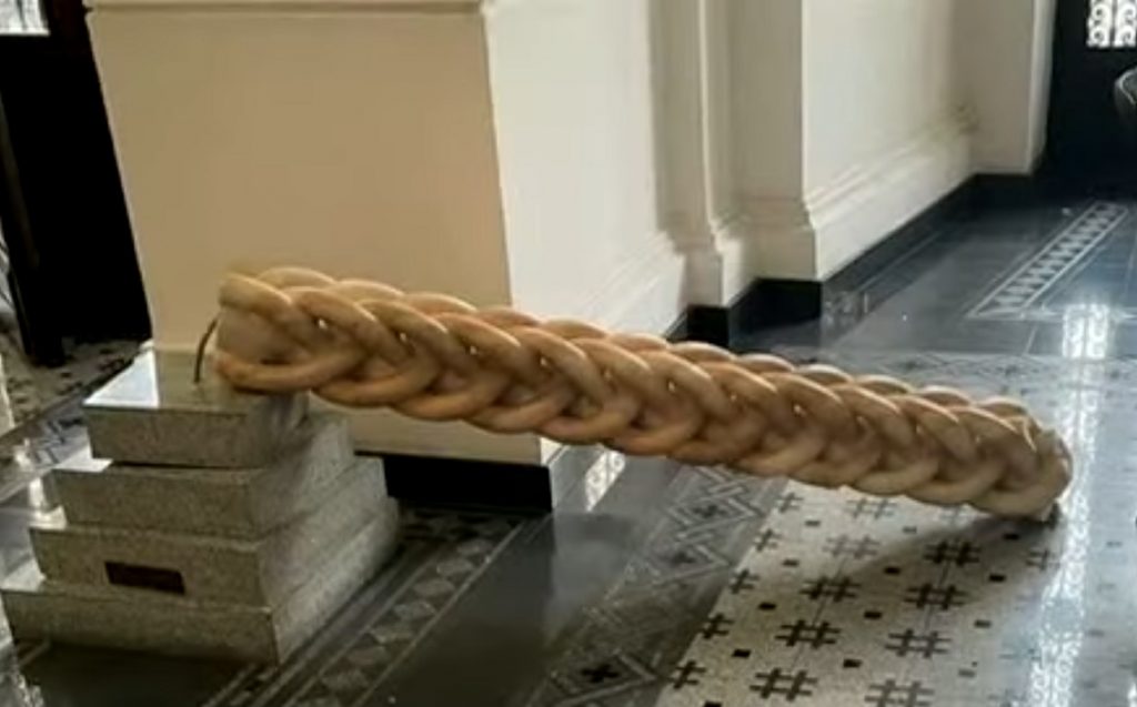 Noi detalii despre starea copilului rănit în incinta Primăriei Capitalei. Ce urmează să se întâmple cu băiețelul astăzi