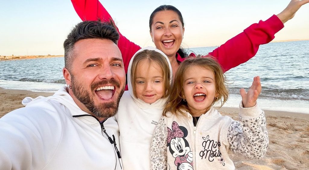 Tavi Clonda dă cărțile pe față. Motivul pentru care el și Gabi Cristea exclud posibilitatea unui nou copil în familie. „Avem și noi o limită” EXCLUSIV