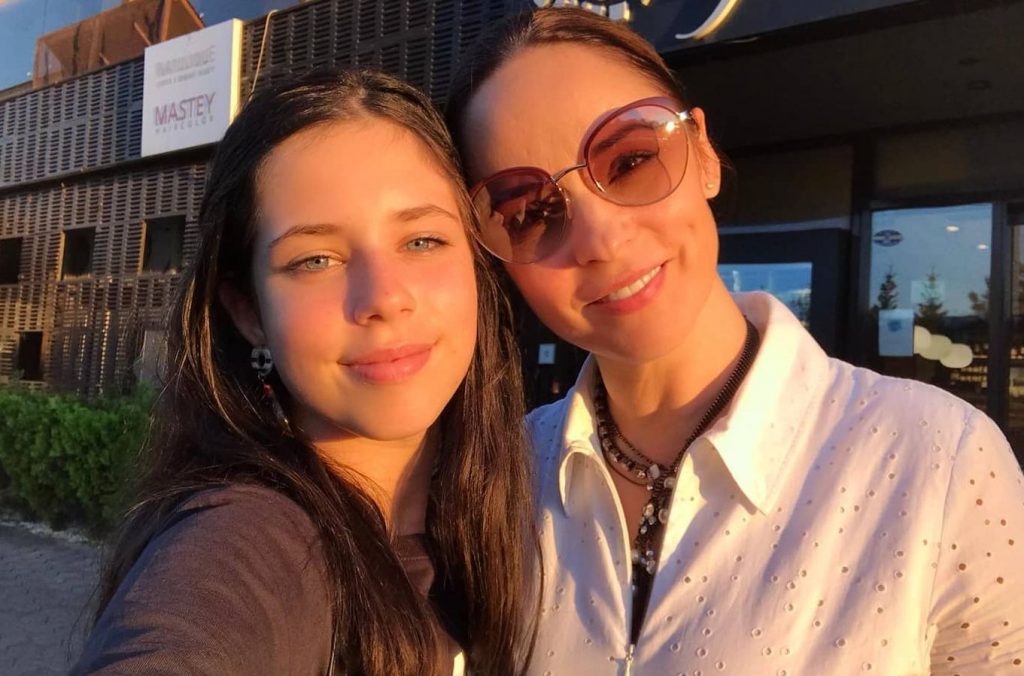 Fotografia cu care Andreea Marin a emoționat internetul. Vedeta și fiica sa Violeta, surprinse într-o imagine de pus în ramă