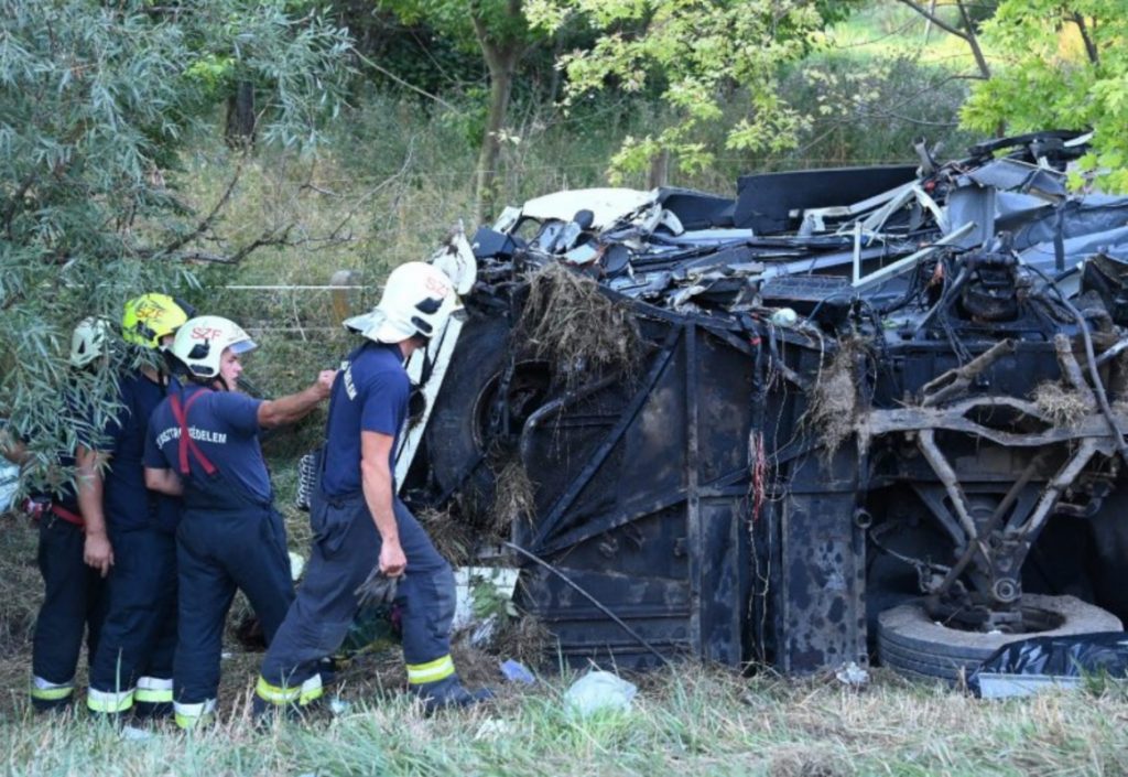 Cinci turiști au murit, după ce un autocar s-a prăbușit într-o râpă din Turcia. Alți 36 de oameni sunt răniți