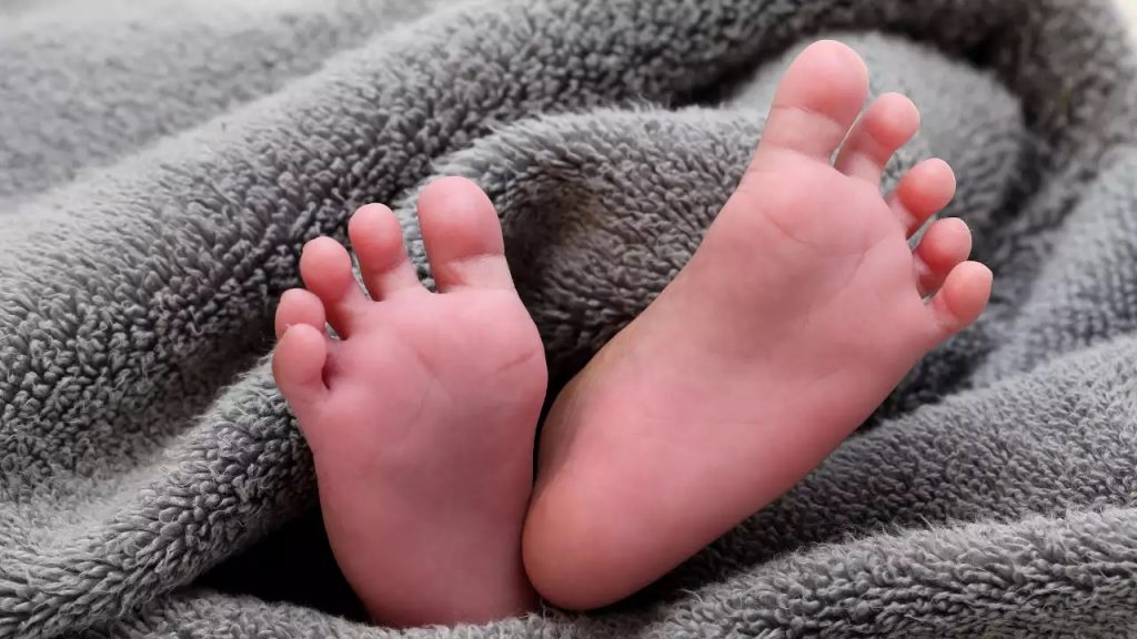 Povestea unei copile de 3 ani a îngrozit lumea. Cum a fost posibil să revină la viață în timpul propriei înmormântări