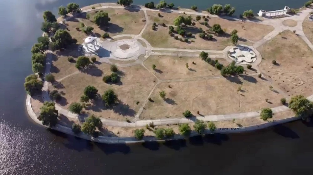 Concurs inedit lansat de autorități. Cel mai bun arhitect peisagist și urbanist din lume va hotărî soarta insulei de pe Lacul Morii, care a fost abandonată zeci de ani