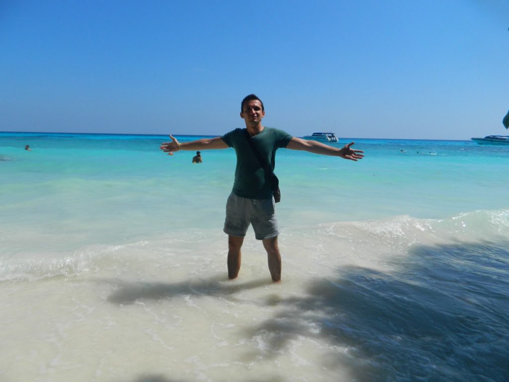 Românul care trăiește viața la care unii doar visează. Cum a reușit să își permită să călătorească în toate colțurile lumii. „Am început acum 11 ani”