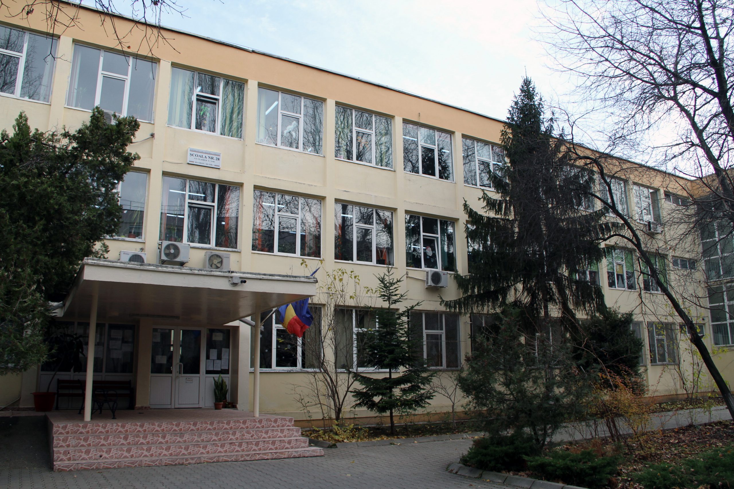 700 de elevi din Bucuresti nu au inceput inca scoala