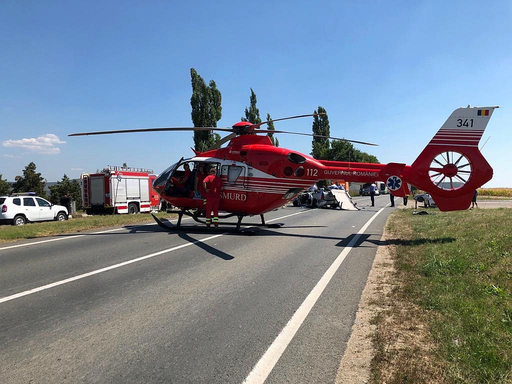 Accident cumplit în județul Constanța, pe DN3. O femeie a murit, iar alte nouă persoane au fost rănite. La fața locului a ajuns și un elicopter SMURD