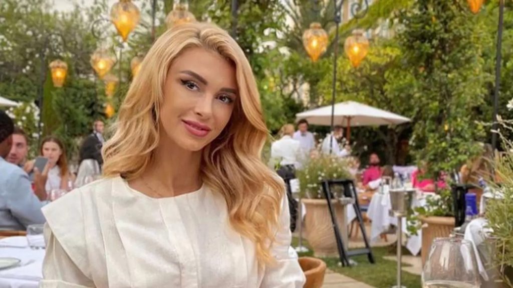 Andreea Bălan, implicată într-un accident rutier. Care este starea vedetei