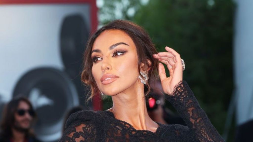 Ce i s-a furat, de fapt, Mădălinei Ghenea pe aeroport în Italia. Hoții ar fi acționat la pont