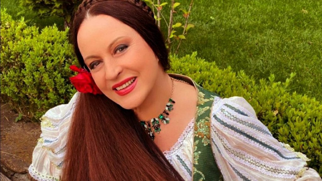 Cu cât erau plătiți artiștii care îi cântau lui Ceaușescu. Maria Dragomiroiu, dezvăluiri picante din perioada comunistă. „Nu aveai voie”