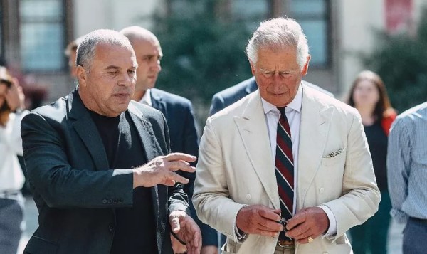 Cum a plecat regele Charles cu doua sticle de vin de la Sibiu. Una a luat-o special pentru regina Elisabeta (Exclusiv)