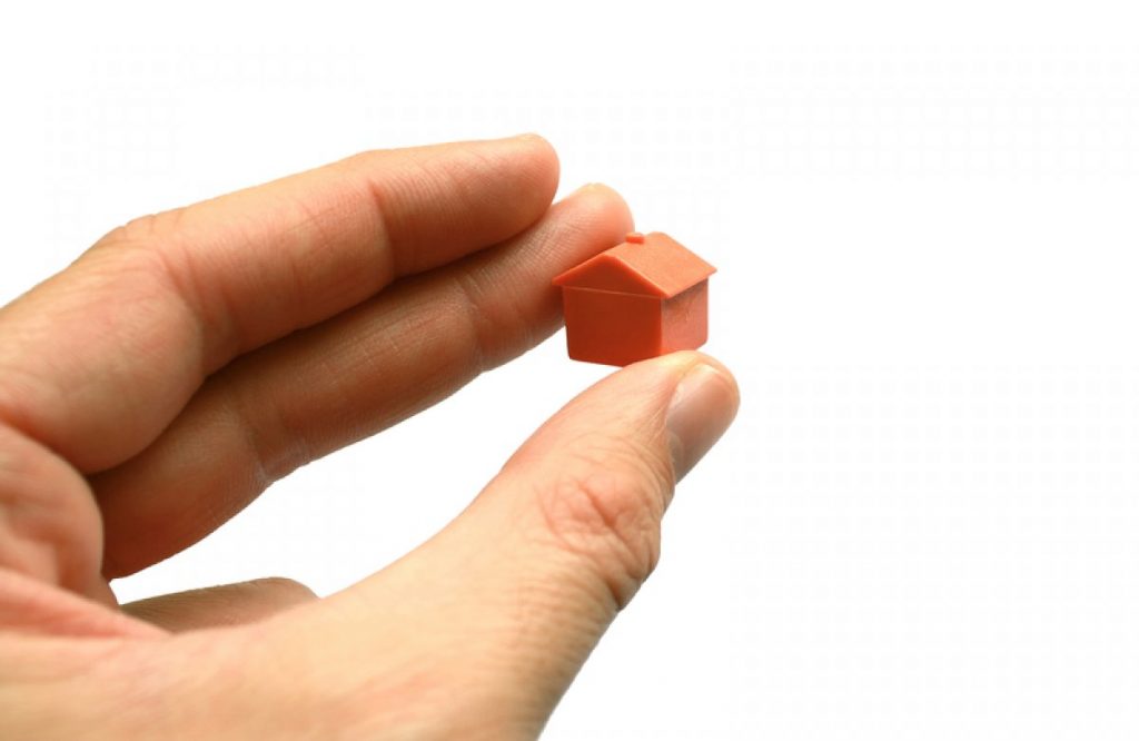 Cum arată garsoniera de închiriat, cu toaletă și duș în dulap. Anunțul a devenit viral pe internet