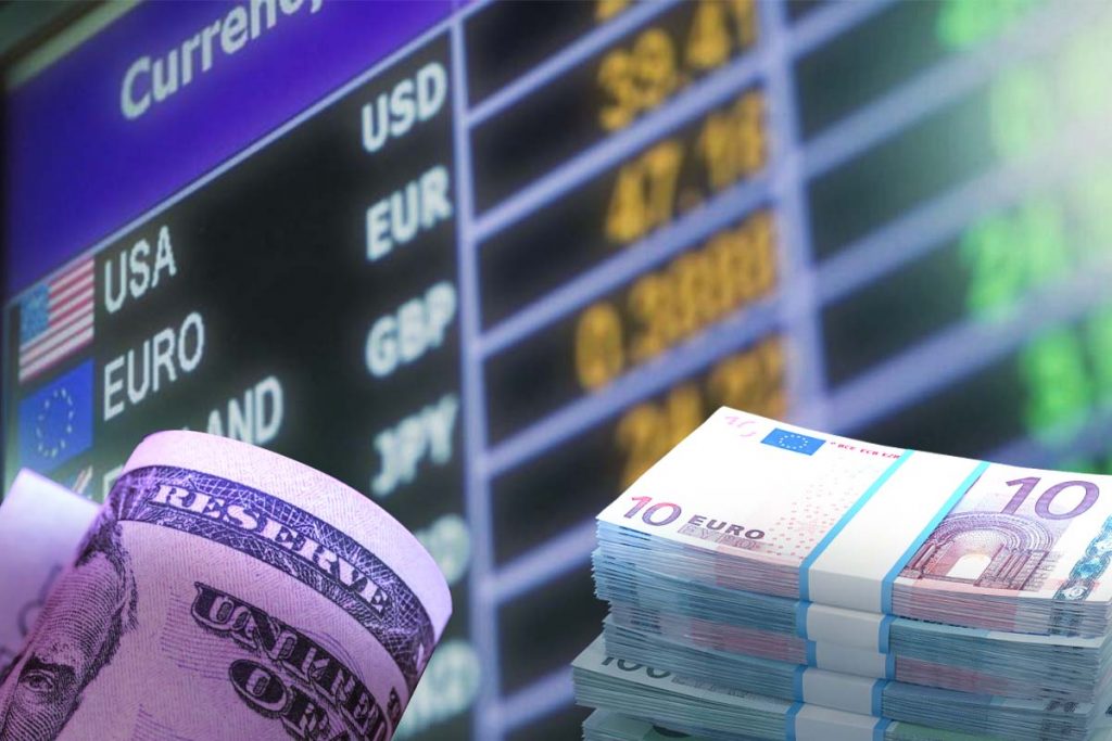 Dolarul ajunge la un maxim istoric. A depășit euro și pragul de 5 lei