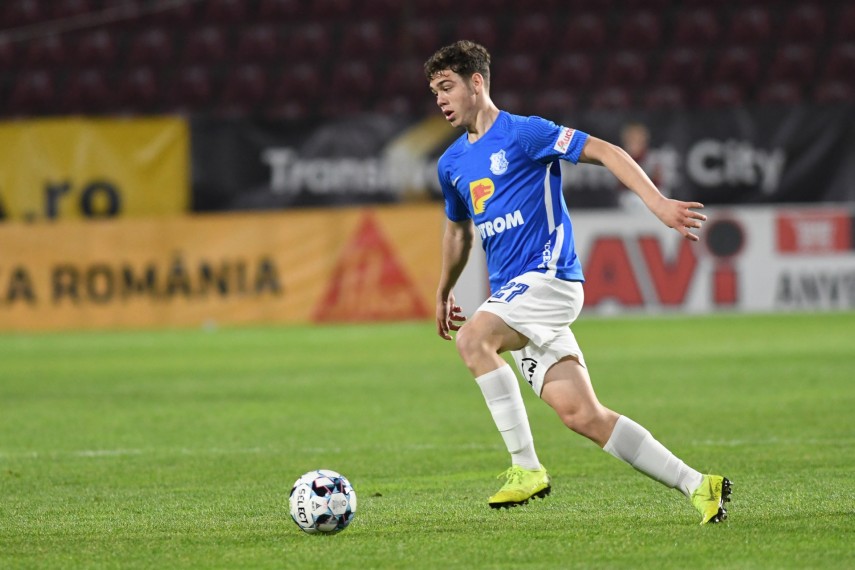 Fotbalistul roman pe care l-a laudat presa britanica