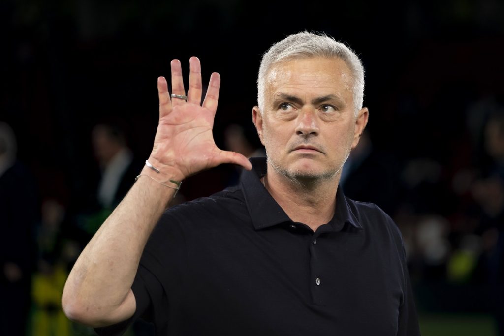 Jose Mourinho, criză de nervi la un meci din Serie A. Ce a putut face antrenorul de la AS Roma VIDEO