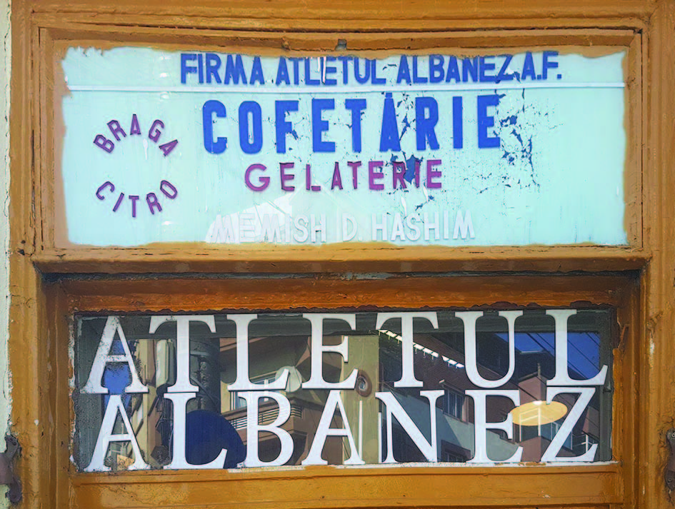 Magazinul preferat al lui Nicolae Ceausescu. Exista si astazi si vinde exact acelasi lucru