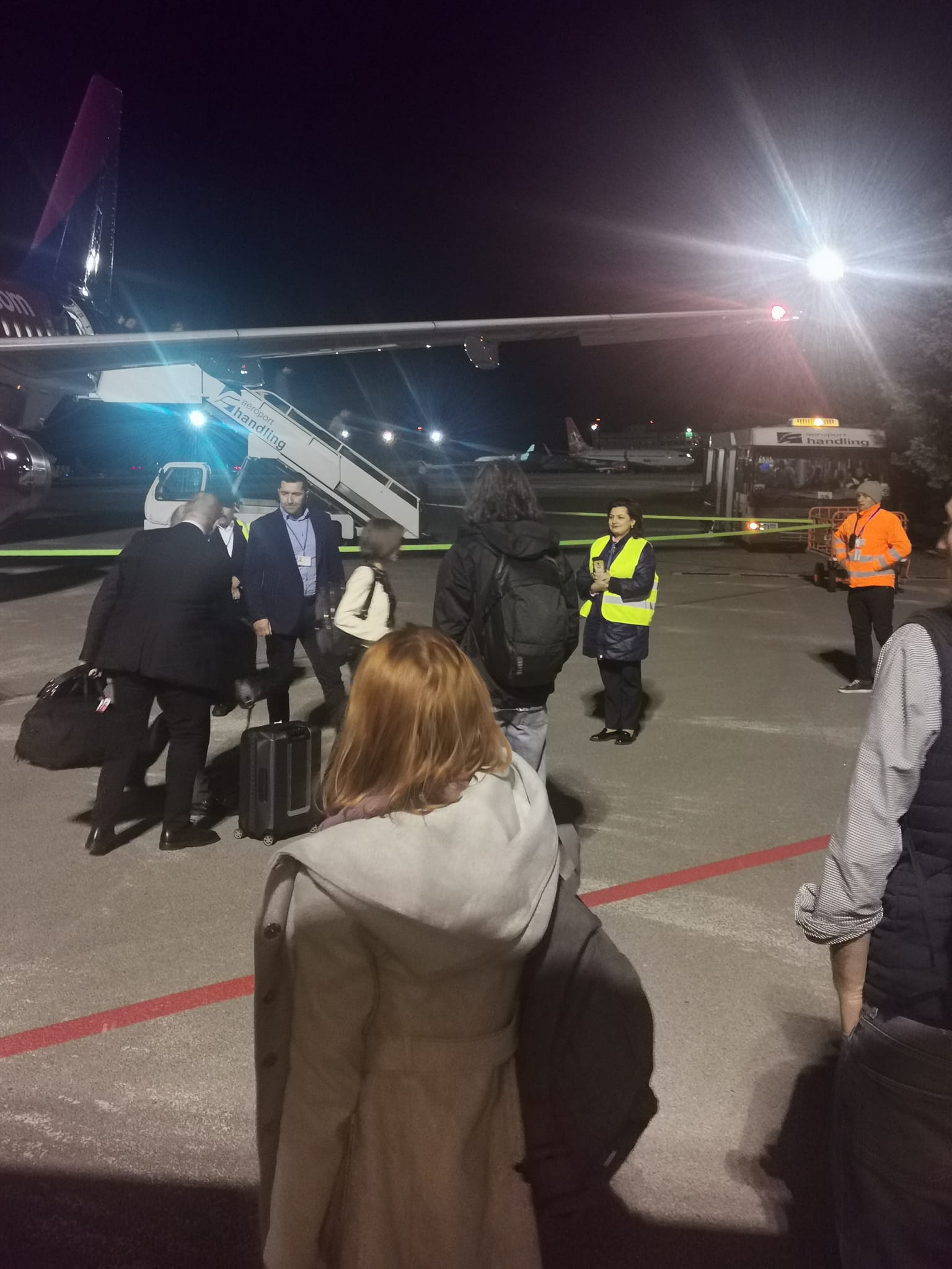 Maia Sandu, blocată 3 ore pe aeroport. Președinta Republicii Moldova călătorea cu o cursă low cost