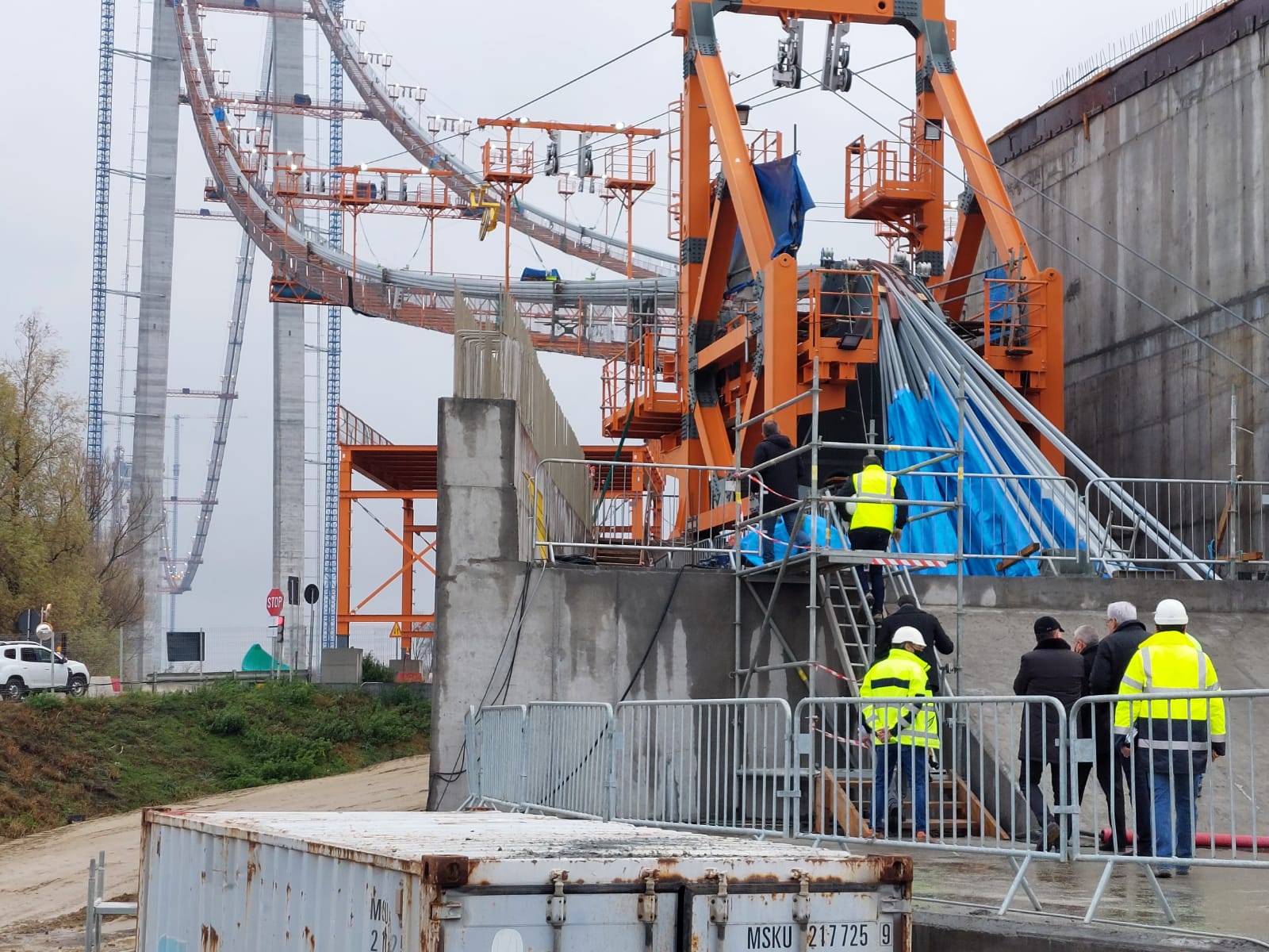 Mult asteptatul pod suspendat de peste Dunare nu va mai fi deschis în 2022
