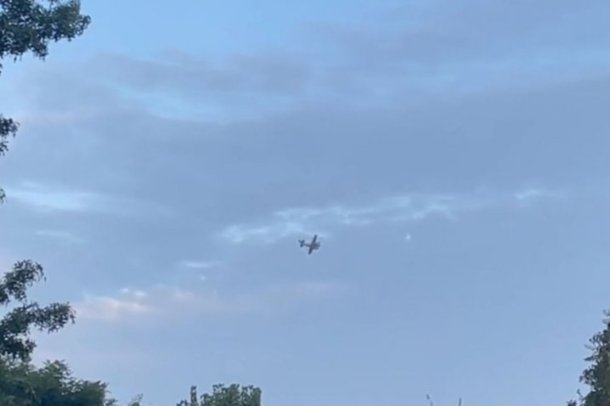 Panică în SUA, după ce un bărbat a furat un avion și amenință cu prăbușirea lui peste un supermarket. Cetățenii au fost rugați să evite zona