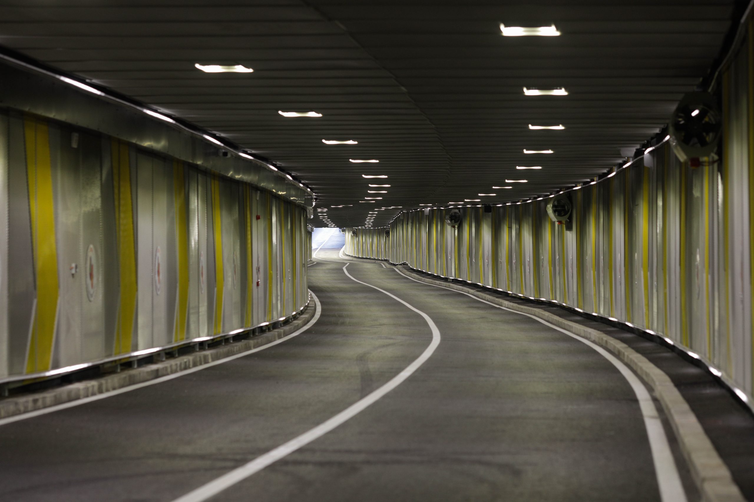 Primele imagini după finalizarea reparațiilor la Pasajul Unirii. Ce aparatură specială va putea fi folosită în situații de urgență. Foto