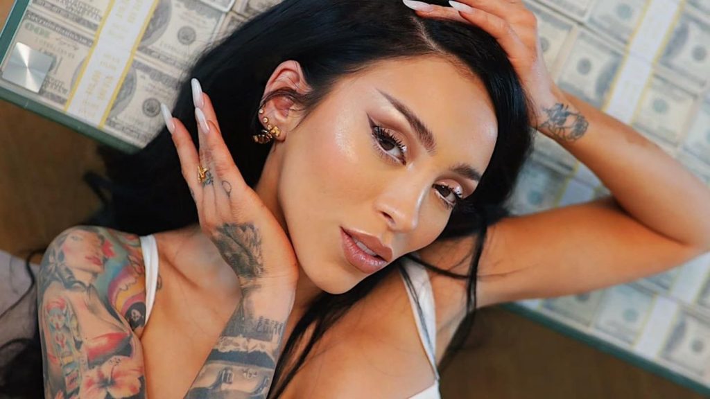 Ținuta deocheată cu care s-a afișat Ruby la o petrecere mondenă. Artista a lăsat totul la vedere. „Ai grijă să nu răcești” Foto