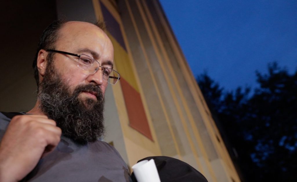 Scandalul în cazul preotului Visarion Alexa se adâncește. Noi detalii din trecutul părintelui au ieșit la iveală