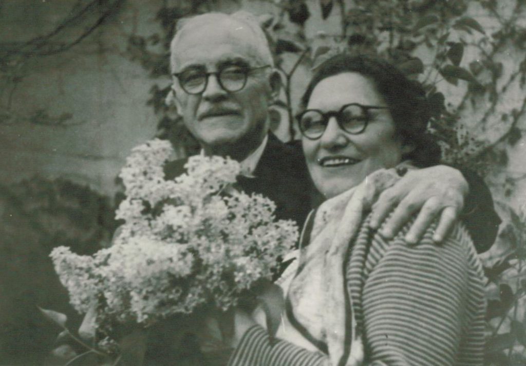 Tudor Arghezi, poetul cu cea mai controversată viață. N-a terminat liceul, a făcut de două ori închisoare și a lăsat o femeie însărcinată când era călugăr