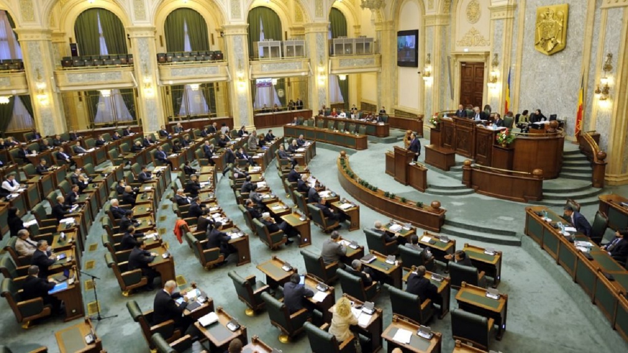 Scene incredibile în Parlamentul României. George Simion i-a lăsat în beznă pe parlamentari