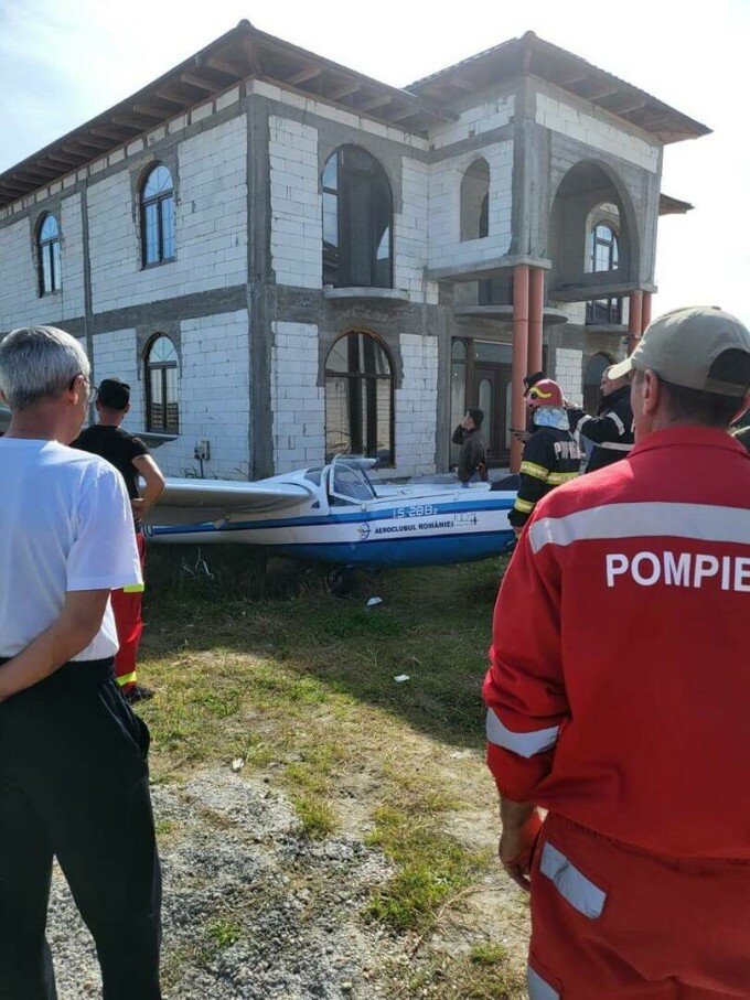 Planorul prăbușit într-o curte în județul Dolj / foto: Știrile Pro TV
