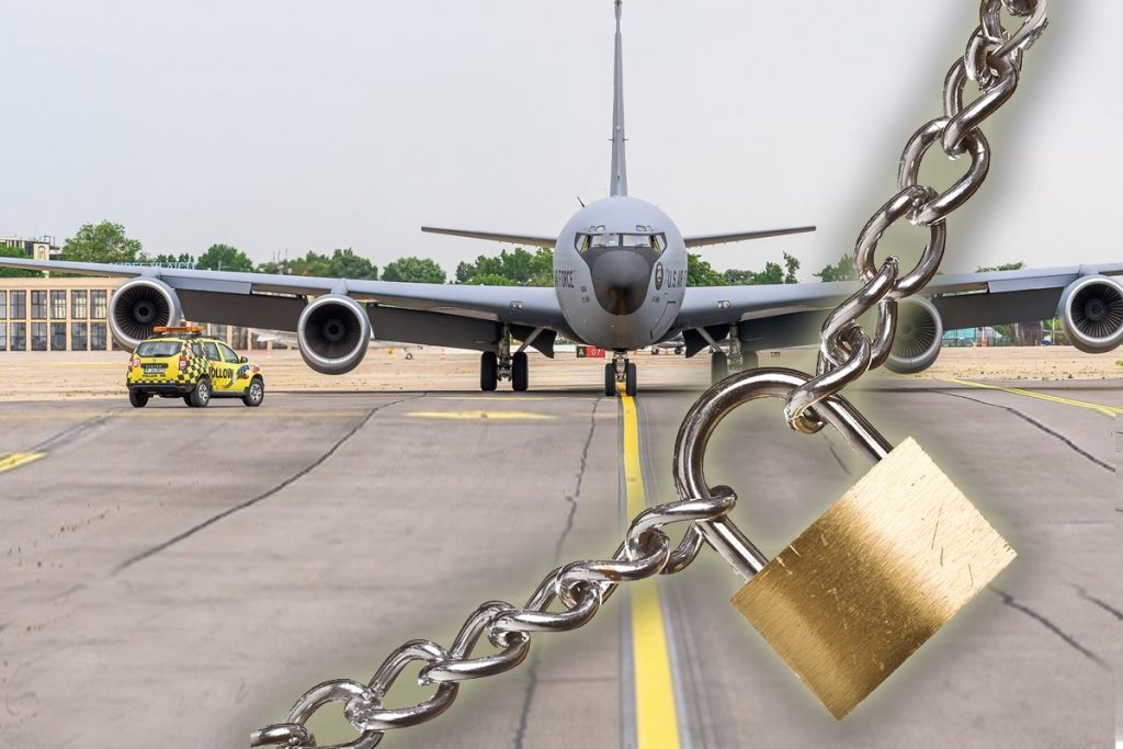 Călătoriile cu avionul ar putea deveni o raritate. Marile aeroporturi din România, amenințate de faliment