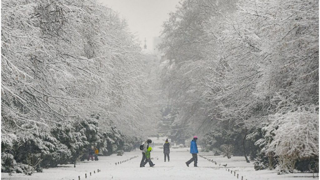 Cât de friguroasă va fi iarna 2022-2023. Temperaturile estimate de meteorologii ANM pentru lunile următoare