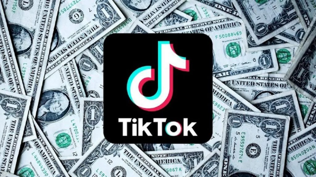 Cine mai face bani din aplicații de telefon: doar TikTok scapă de efectele crizei economice
