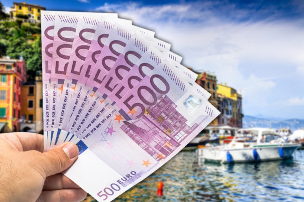 Primarul unui oraș oferă cetățenilor bani pentru plata facturilor. Suma îi tentează pe mulți să se mute definitiv
