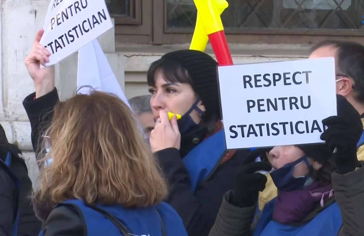 Protest astazi la sediile PNL si PSD