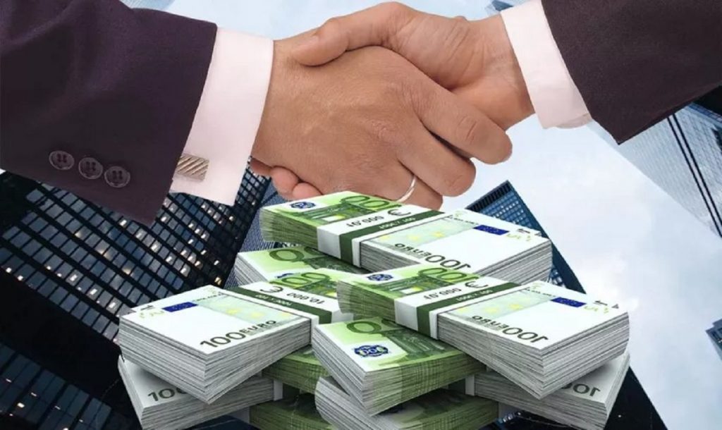 Războiul din Ucraina, o mină de aur pentru români: investitorii străini se înghesuie să aducă bani în România