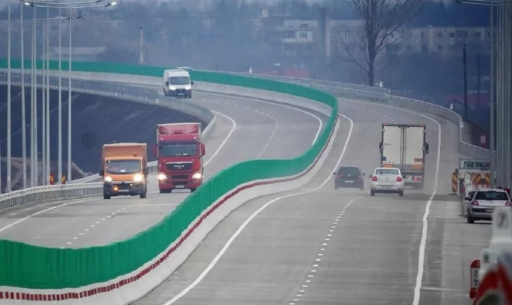 Se schimbă legea pentru toți șoferii: va fi obligatoriu pe toate străzile din România