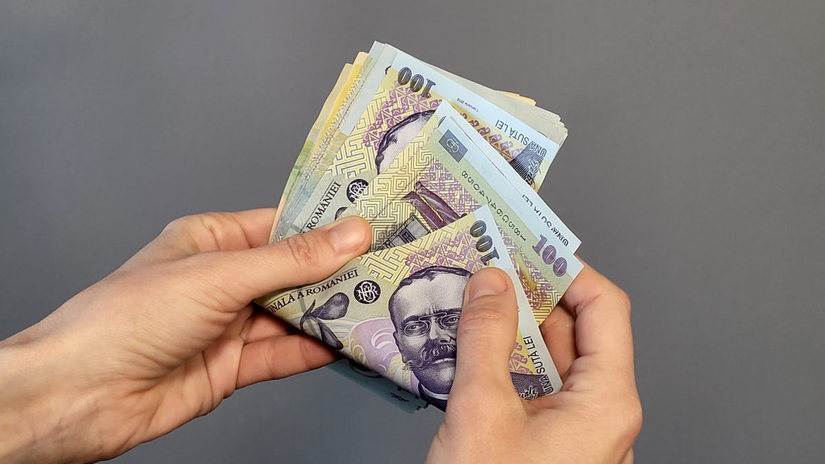 Tichete de 150 de lei pentru elevii din Romania. Ce conditii trebuie indeplinite pentru a primi bani in plus de la stat