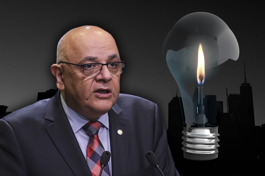 Ce ar trebui să aibă toți românii în casă în cazul unui blackout. Soluțiile lui Raed Arafat pentru a rezista timp de trei zile fără curent