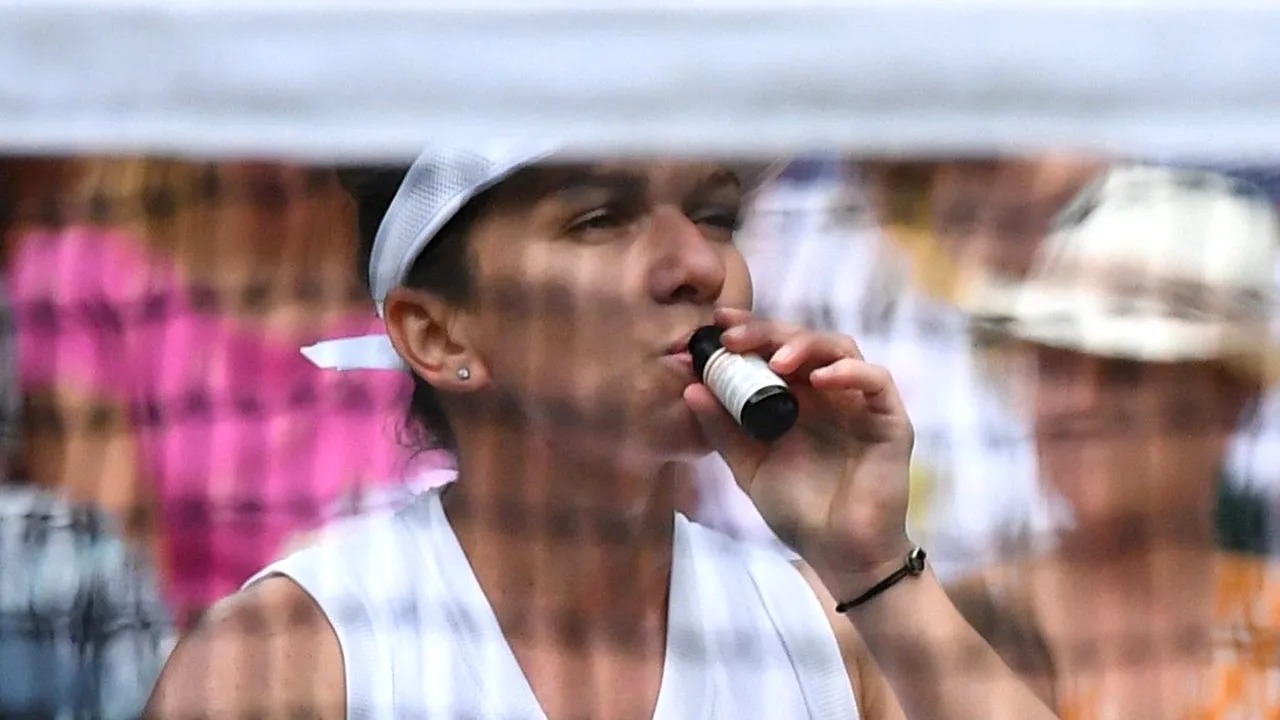 Ce se afla in recipientul din care bea Simona Halep