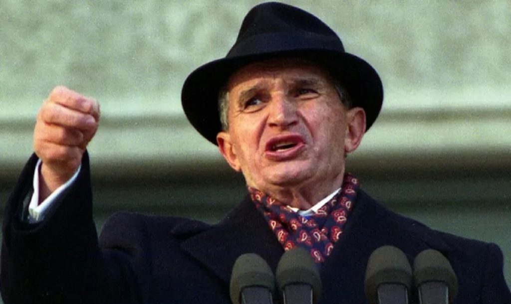 Tânăra generație TikTok, bombardată cu mesaje care proslăvesc dictatura ceaușistă, în timpul căreia nu aveai curent să îți încarci telefonul