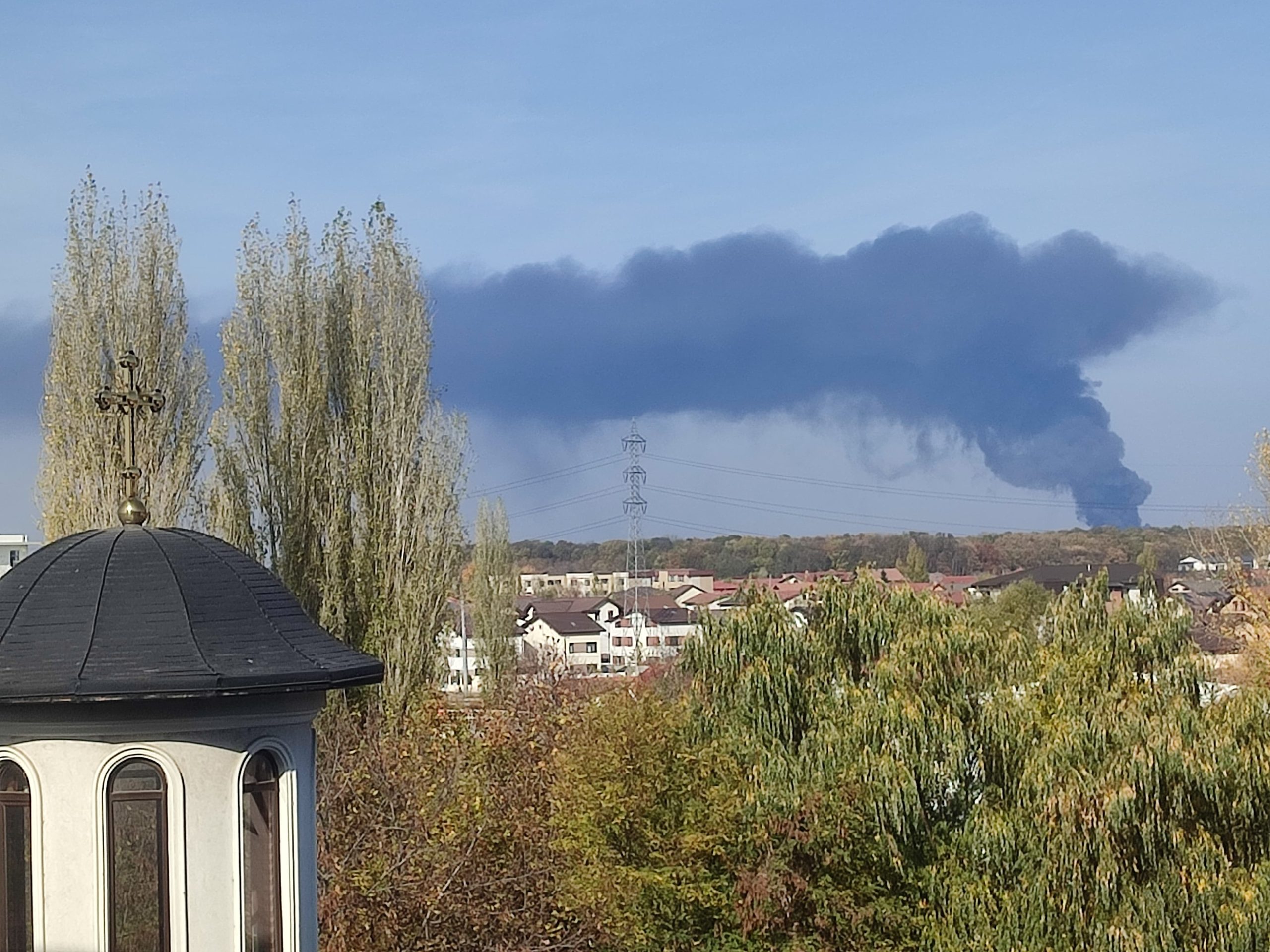 Incendiu puternic la un centru de colectare din București / foto: sursă Impact