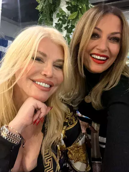 Loredana Groza si Anca Turcasiu