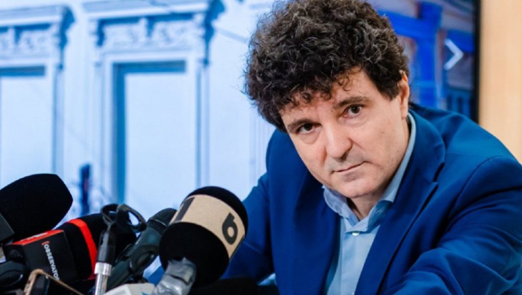 Președintelui Nicușor Dan i se reproșează că și-a uitat pixul cu care semnează acte la Primăria Capitalei