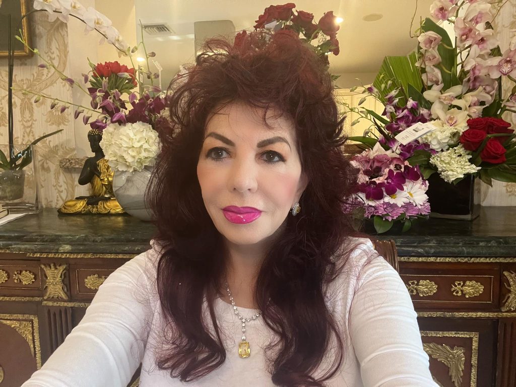 Secretul neștiut al lui Carmen Harra. Cum a ajuns, de fapt, clarvăzătoare