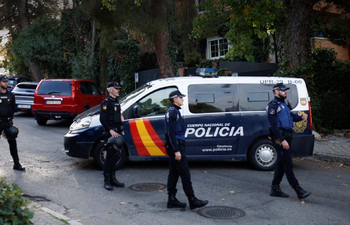 Atentat cu scrisoare capcană la ambasada Ucrainei din Madrid. Un angajat a ajuns la spital 