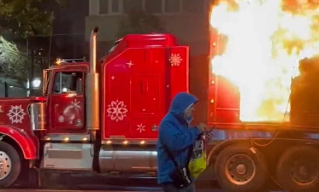 Ce s-a întâmplat cu șoferul camionului Coca Cola care a luat foc în București. Anunțul venit de la ISU