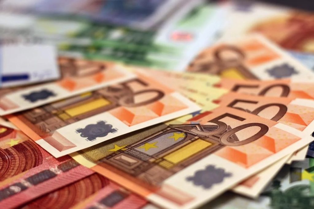 Curs valutar miercuri, 9 noiembrie 2022. BNR anunță valorile pentru dolar și euro
