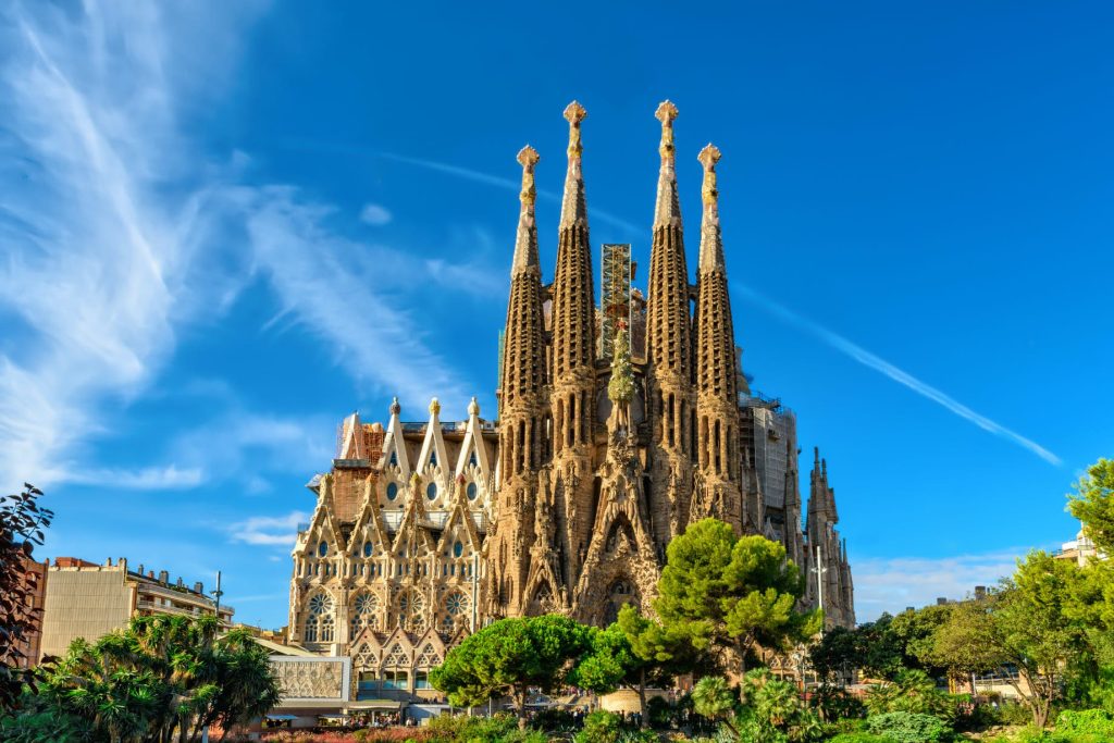 Celebra Sagrada Familia din Barcelona, iluminată în premieră. Imaginile care au făcut înconjurul lumii. Foto