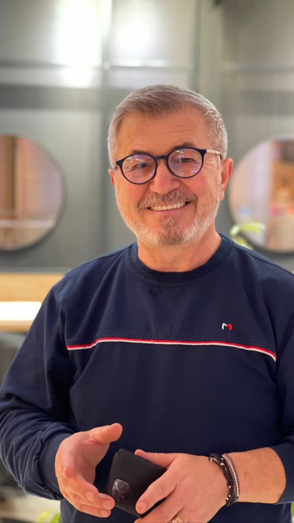 Chef Petrisor Tanase ataca legea privind impozitul pe bacsis „Sa se impoziteze spaga politicienilor!”. Sfaturile sale pentru Revelion includ si vechea reteta a lui Basescu. Exclusiv