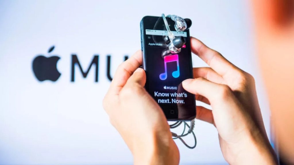Niciodată nu a fost mai ușor să faci karaoke la tine acasă: milioane de melodii disponibile