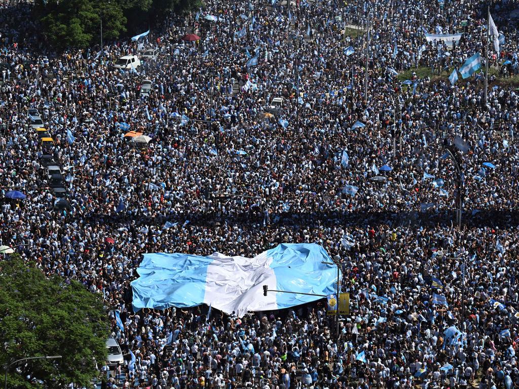 Petrecere cu fast in Argentina