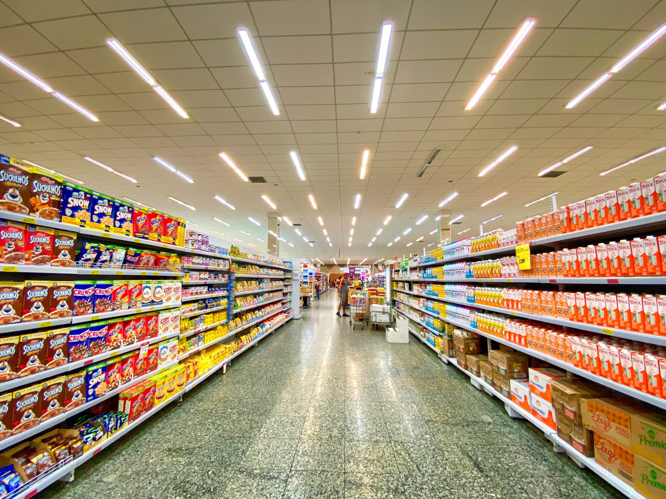 Programul supermarketurilor de Revelion 2023